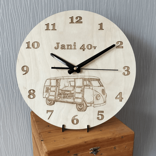 Seinäkello omalla kuvalla tai tekstillä