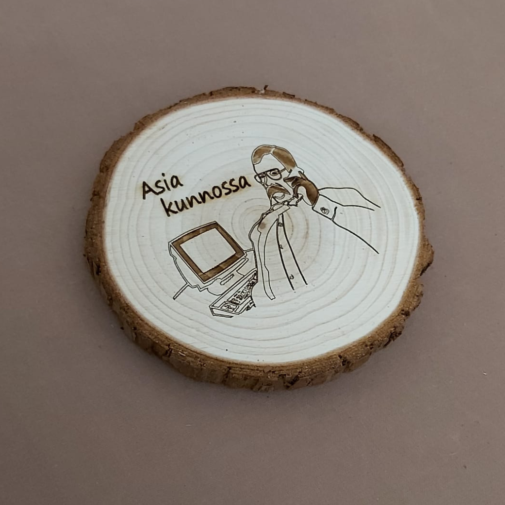 Lasinalunen omasta kuvasta tai tekstistä