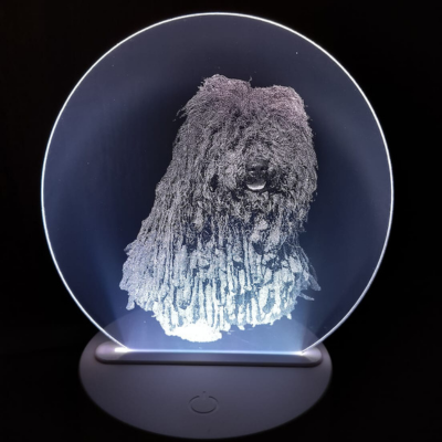 Yövalo omalla kuvalla tai tekstillä