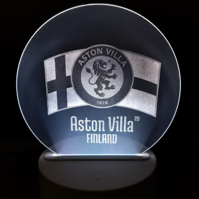 Yövalo omalla kuvalla tai tekstillä